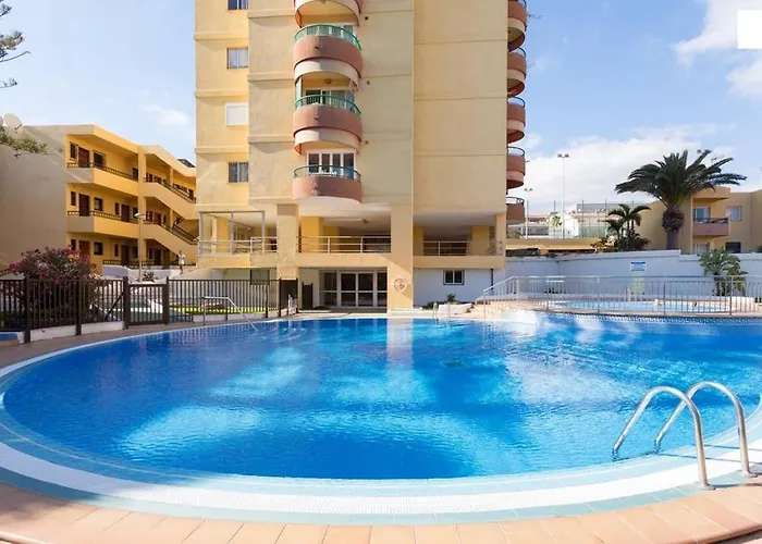 Torres Del Sol Los Cristianos ロスクリスティアーノス